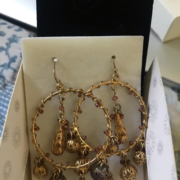 Avon Mark Ibiza Glow Earrings Goldtone New - Picture 3 of 3
